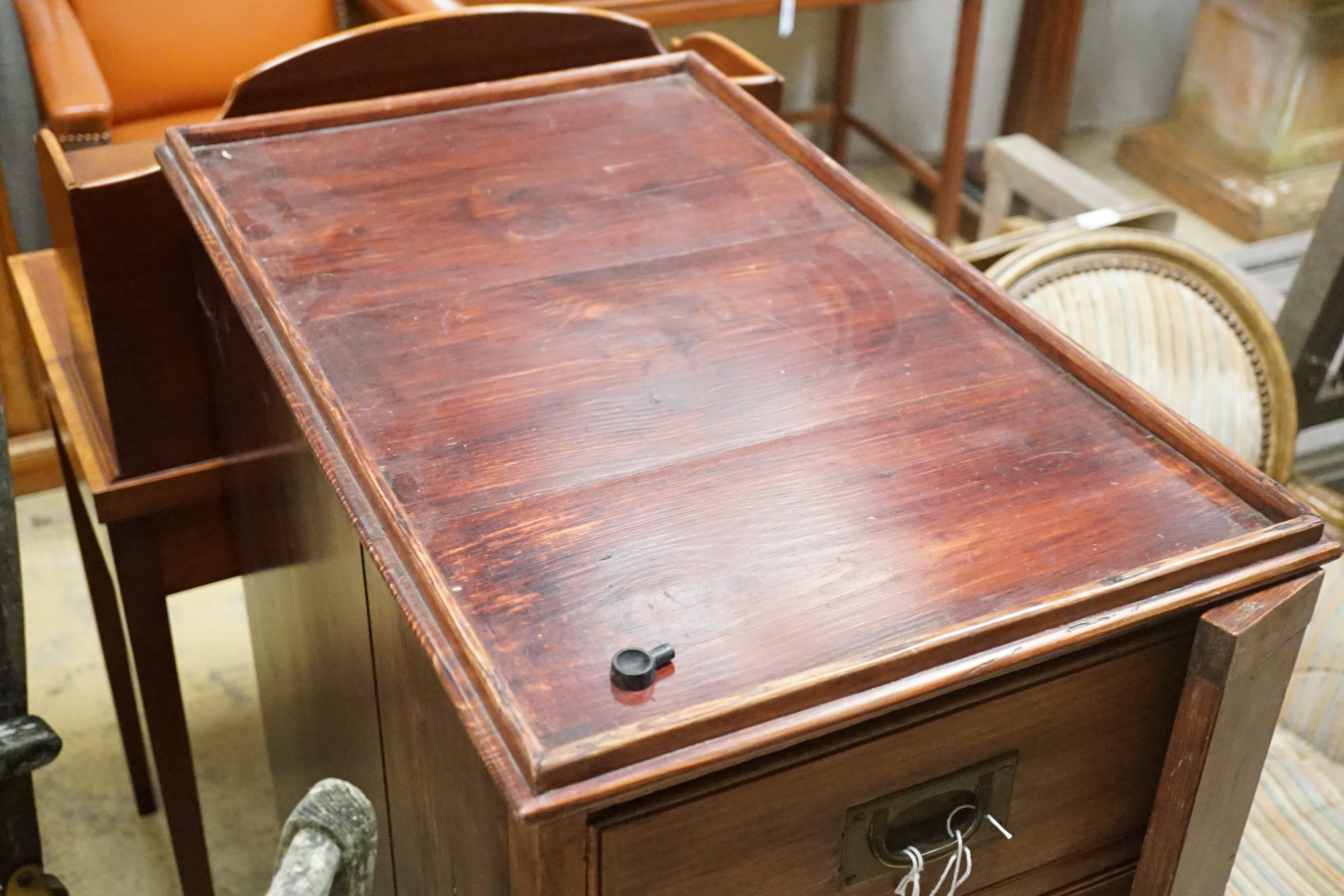 A mahogany and beech five drawer chest, with locking bar, with 43cm depth 70cm height 107cm